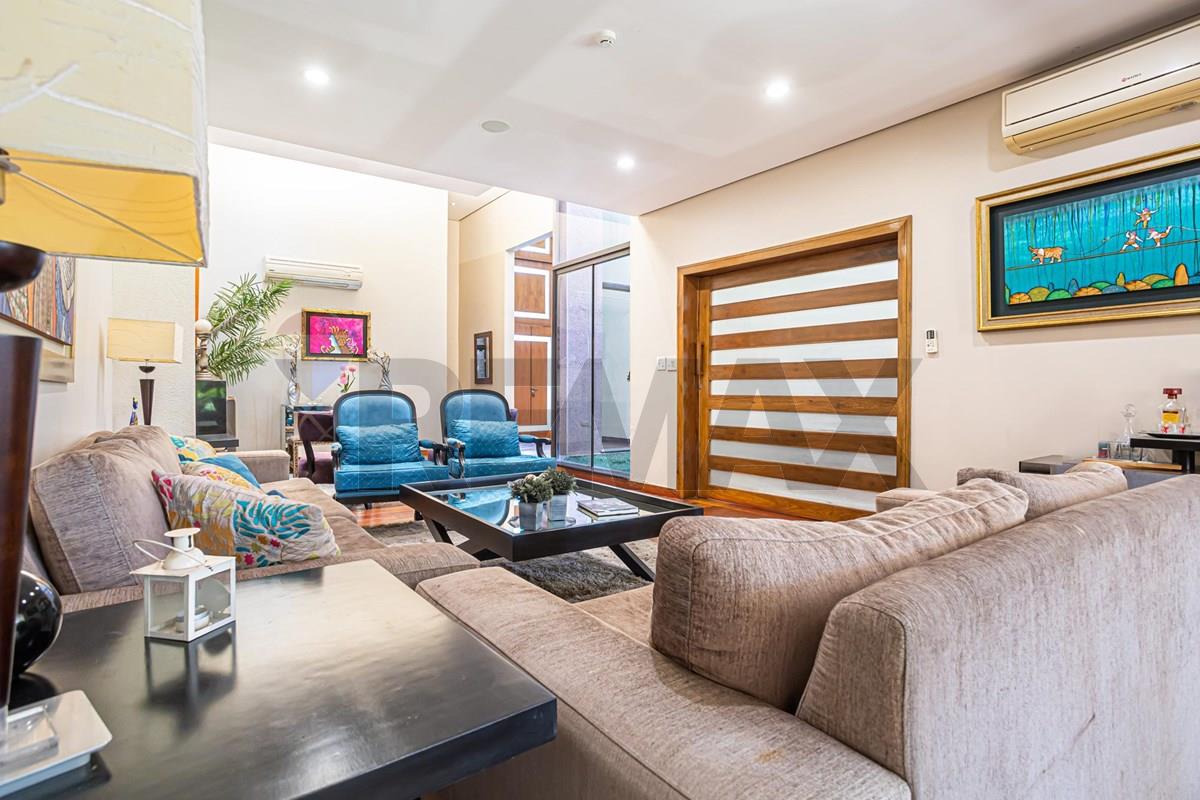 Residencia de Lujo en Barrio Mariscal Estigarribia - Photo 11