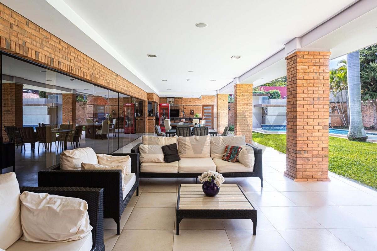 Residencia de Lujo en Barrio Mariscal Estigarribia - Photo 12
