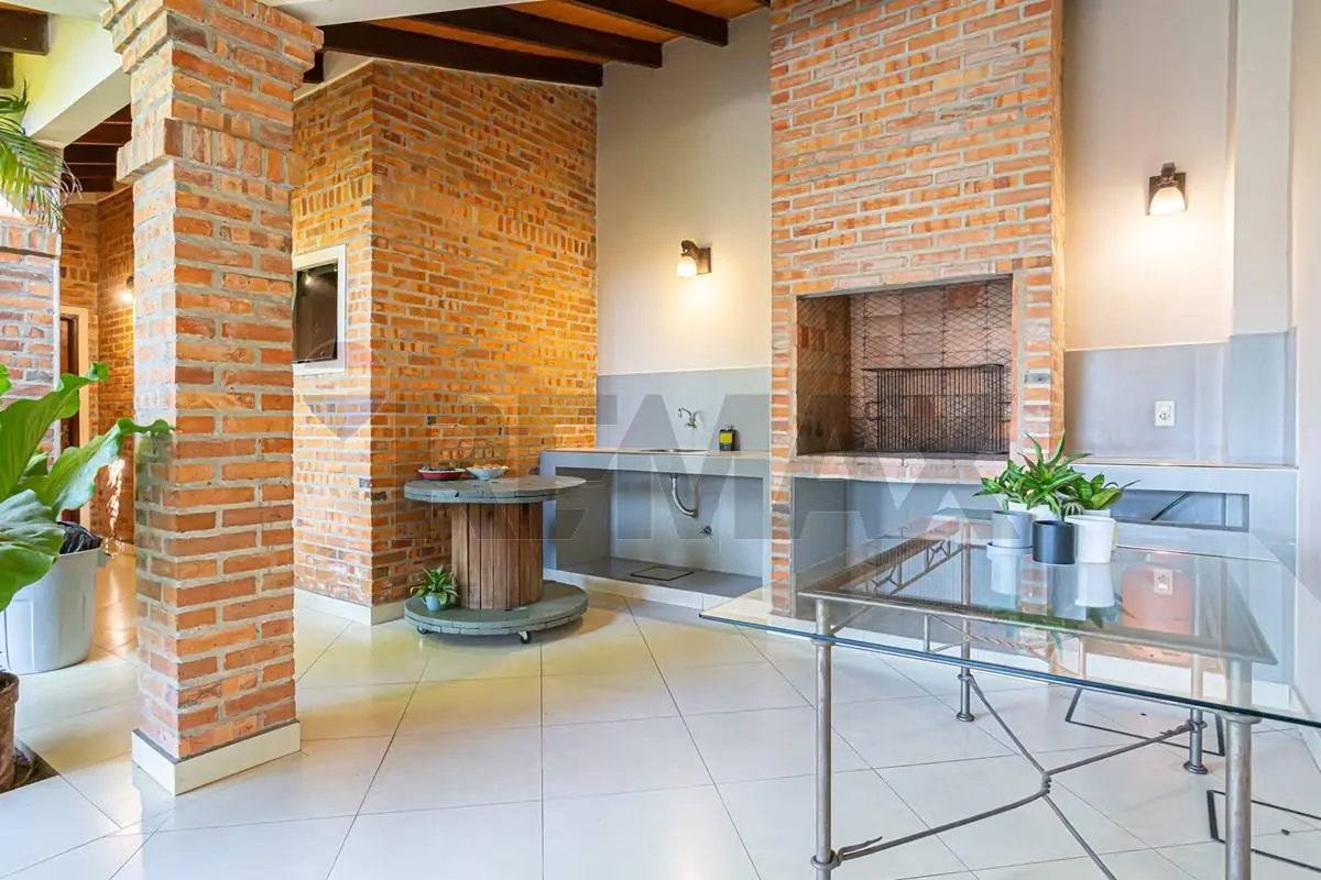 Casa con 4 Dormitorios y amplio patio en Lambaré - Photo 17