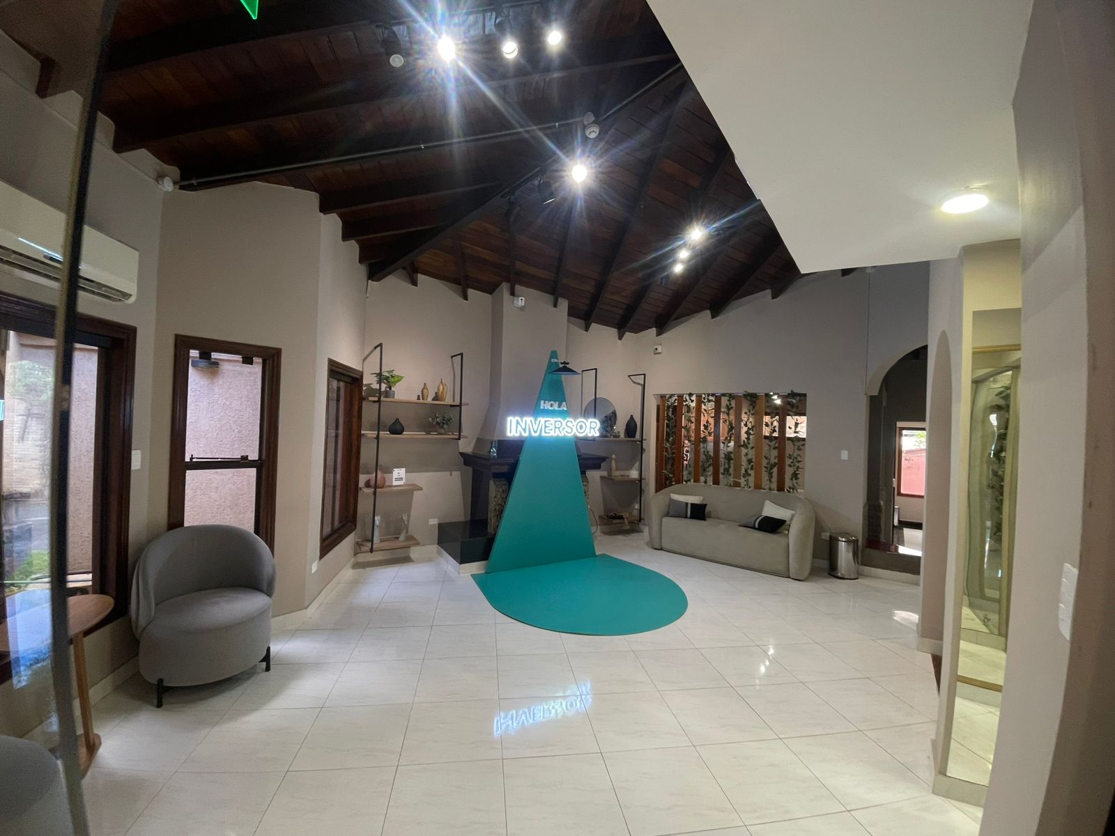 EN VENTA HERMOSA RESIDENCIA EN ASUNCIÓN - Photo 13