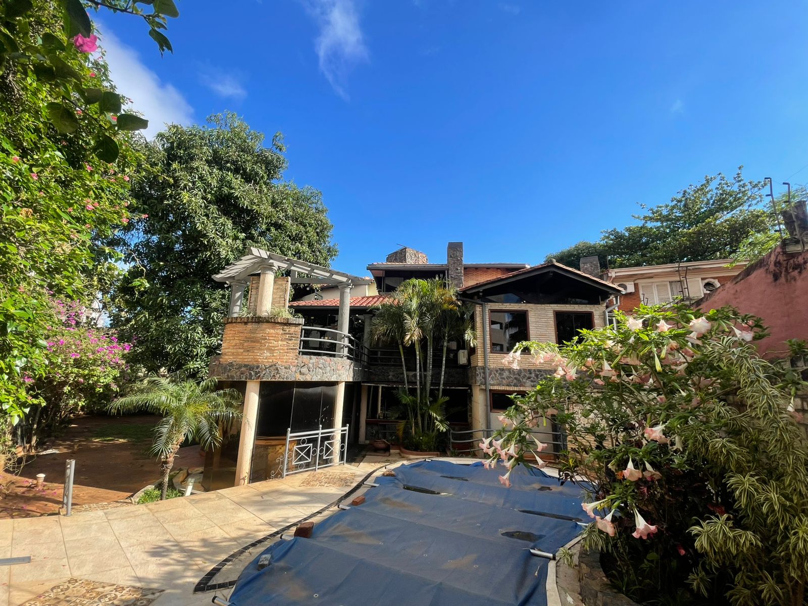 EN VENTA HERMOSA RESIDENCIA EN ASUNCIÓN - Photo 18