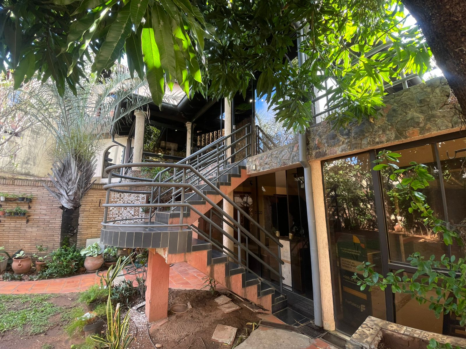 EN VENTA HERMOSA RESIDENCIA EN ASUNCIÓN - Photo 19