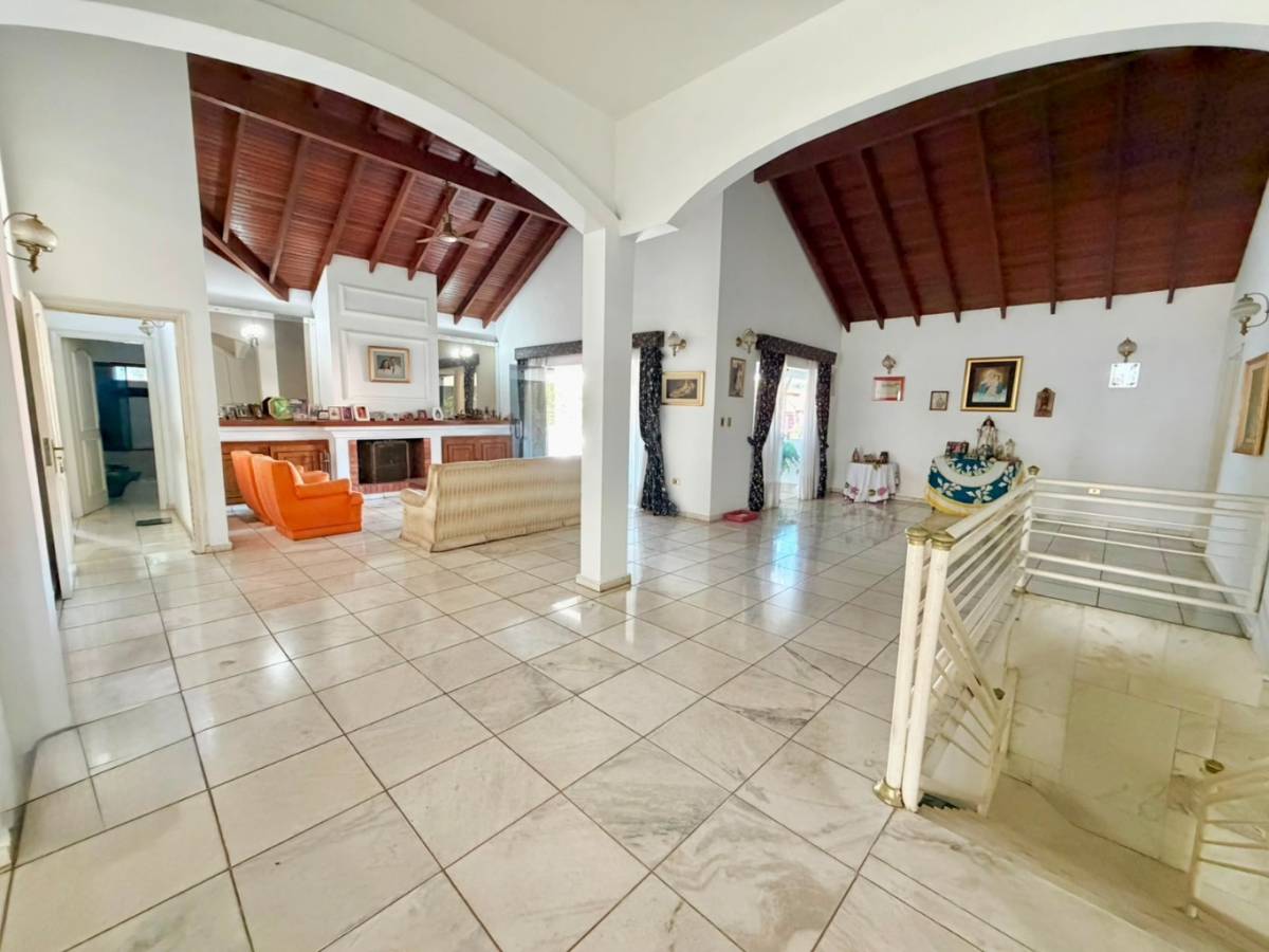 VENTA | Propiedad de gran escala en esquina – Barrio San Cristóbal - Photo 16