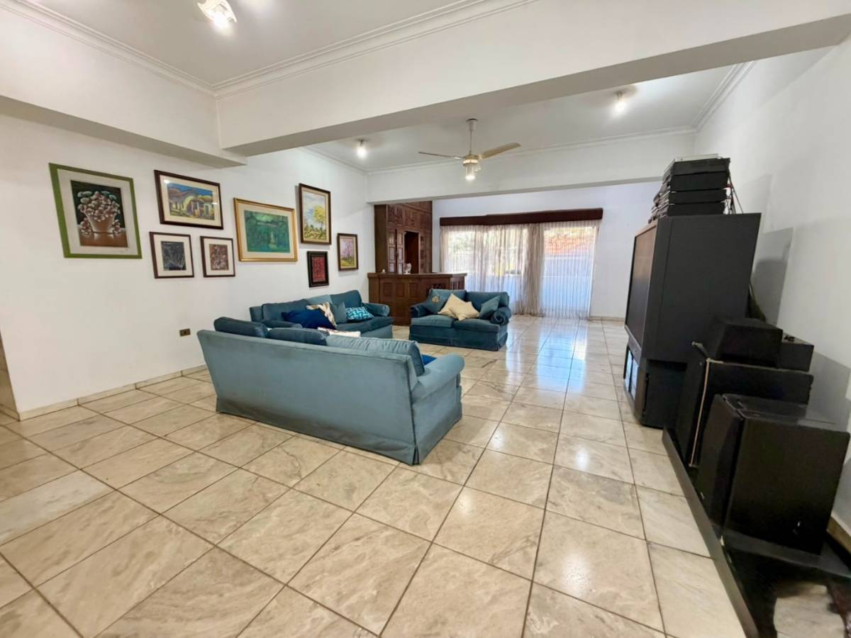 VENTA | Propiedad de gran escala en esquina – Barrio San Cristóbal - Photo 8
