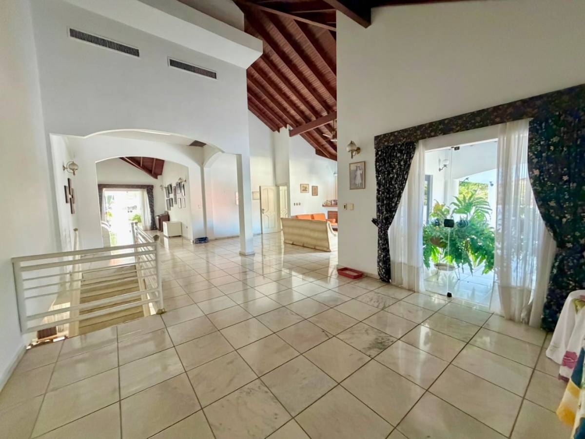 VENTA | Propiedad de gran escala en esquina – Barrio San Cristóbal - Photo 10