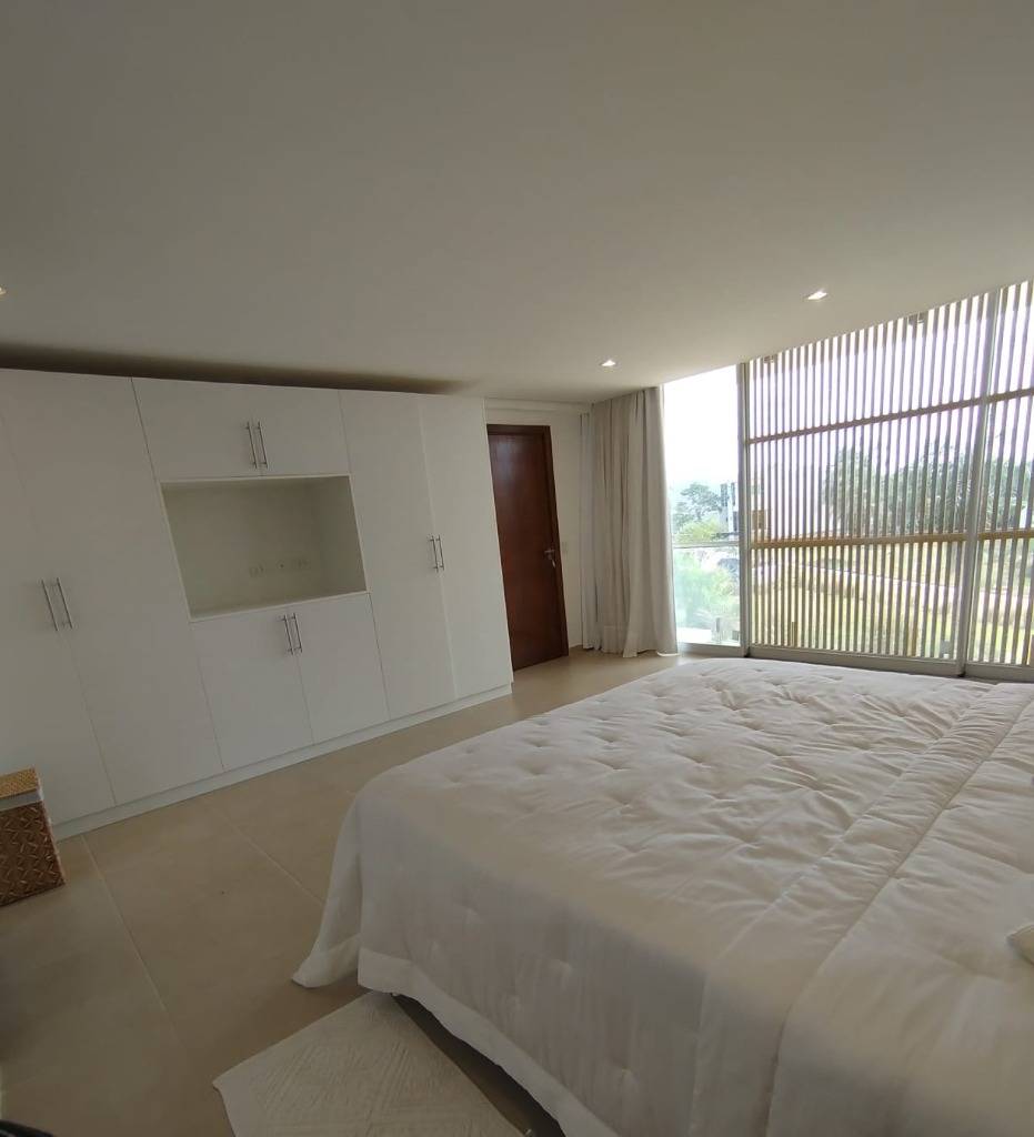 Amplia residencia 4 dorm. con piscina | San Bernardino - Photo 12