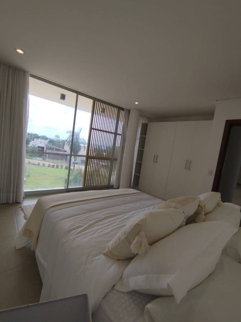 Amplia residencia 4 dorm. con piscina | San Bernardino - Photo 7