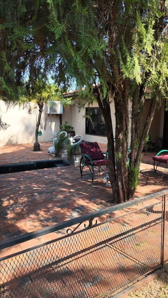 EN VENTA CASA QUINTA EN LAURELTY, SAN LORENZO - Photo 12
