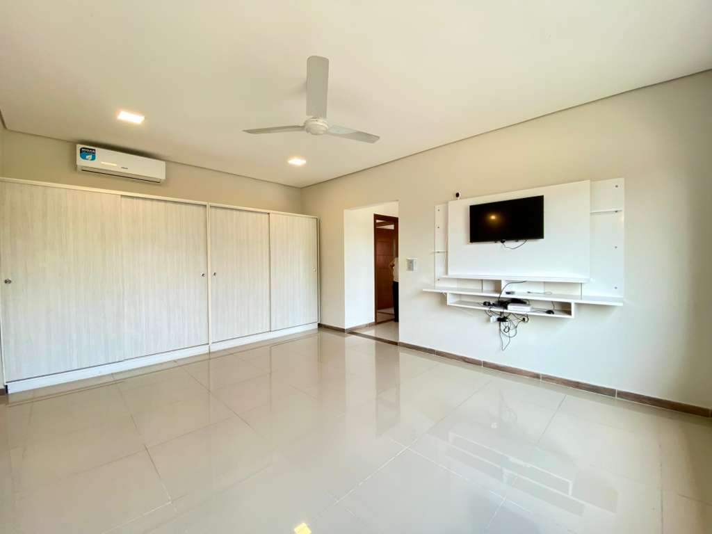 VENDO CASA EN LUQUE - CUARTO BARRIO - Photo 4