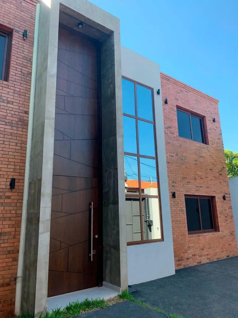 Se vende: Impresionante residencia moderna de 4 habitaciones, diseño vanguardista y acabados de lujo.