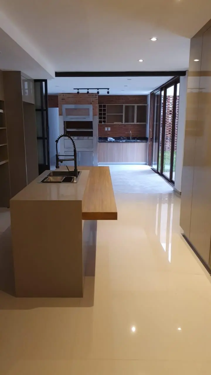 Se vende: Impresionante residencia moderna de 4 habitaciones, diseño vanguardista y acabados de lujo. - Photo 13