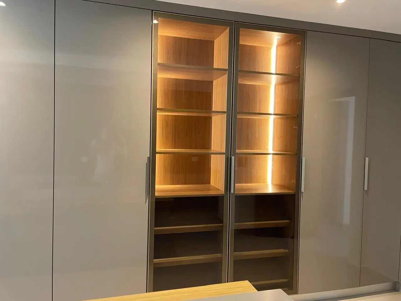 Se vende: Impresionante residencia moderna de 4 habitaciones, diseño vanguardista y acabados de lujo. - Photo 20
