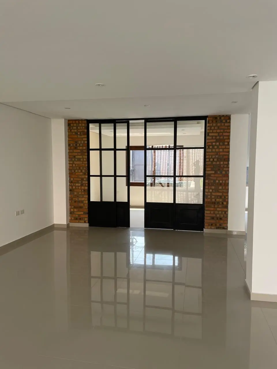Se vende: Impresionante residencia moderna de 4 habitaciones, diseño vanguardista y acabados de lujo. - Photo 6