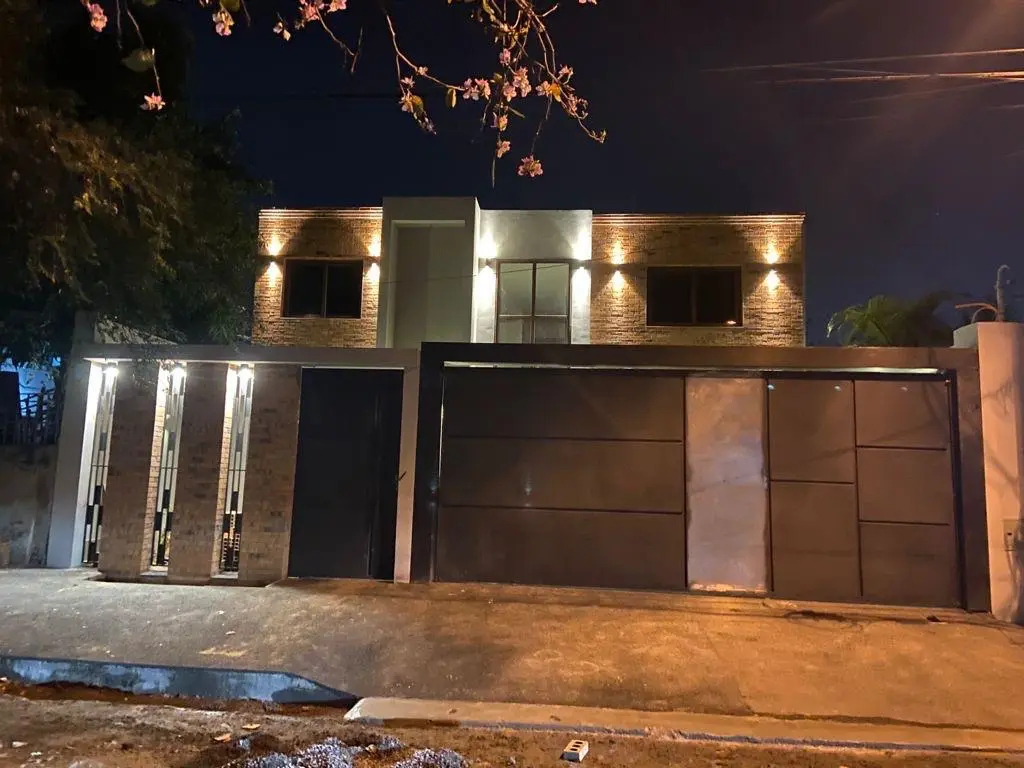 Se vende: Impresionante residencia moderna de 4 habitaciones, diseño vanguardista y acabados de lujo. - Photo 8
