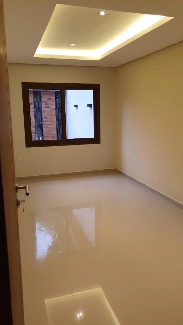 Se vende: Impresionante residencia moderna de 4 habitaciones, diseño vanguardista y acabados de lujo. - Photo 9