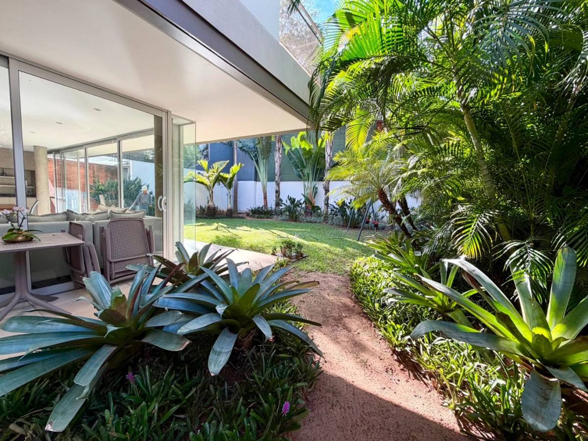 Vendo Moderna residencia de 4 suites en Barrio Mburicao - Photo 6