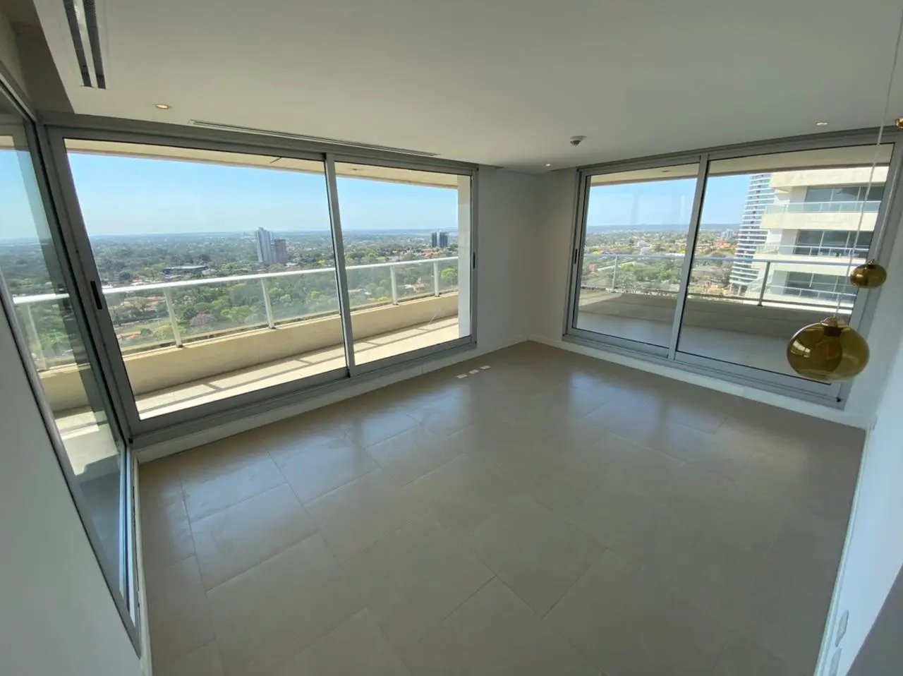 PALACIO DE LOS PATOS – VENTA DEPARTAMENTO 3 DORMITORIOS EN SUITE - 19 B1 T1 - Photo 3