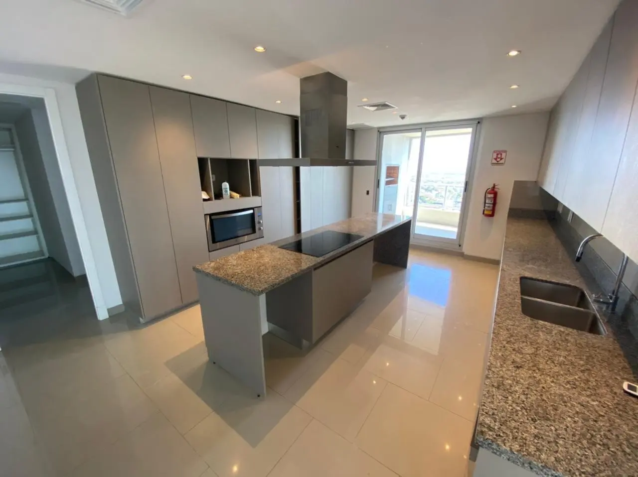 PALACIO DE LOS PATOS – VENTA DEPARTAMENTO 3 DORMITORIOS EN SUITE - 19 B1 T1 - Photo 6