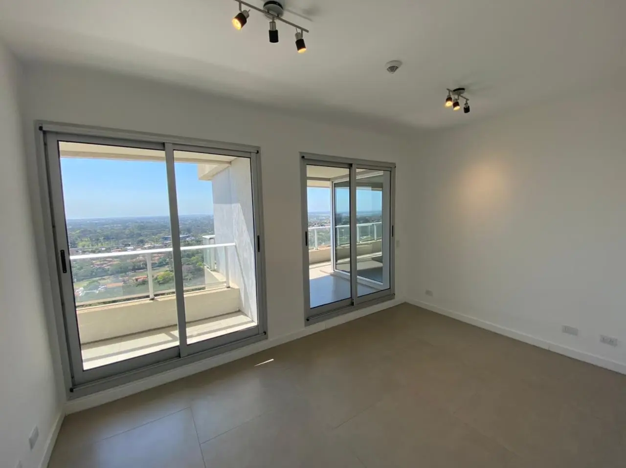 PALACIO DE LOS PATOS – VENTA DEPARTAMENTO 3 DORMITORIOS EN SUITE - 19 B1 T1 - Photo 10