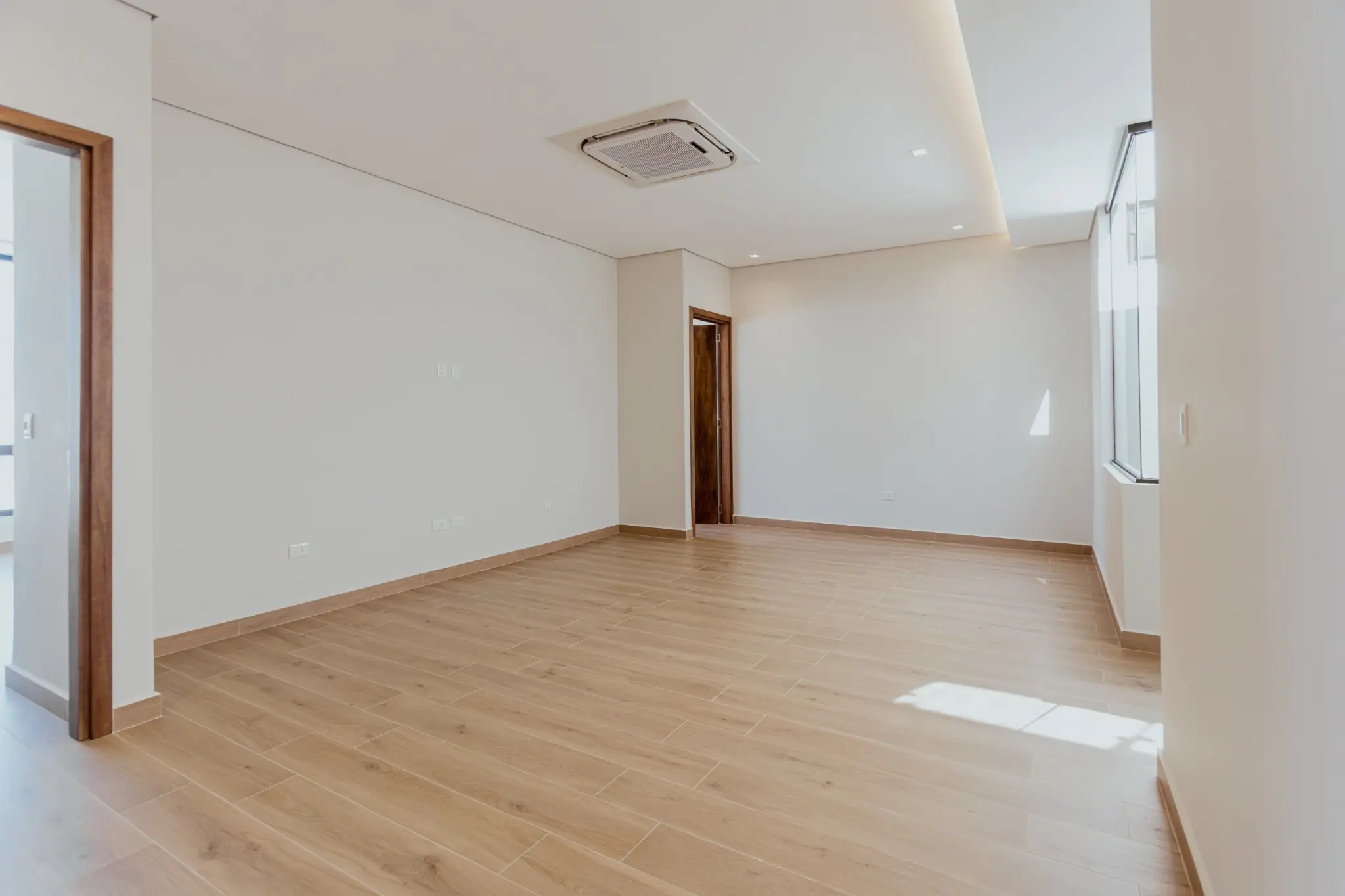 EN VENTA | CASA A ESTRENAR DE DISEÑO CONTEMPORÁNEO CON 4 DORMITORIOS EN SUITE - Photo 17