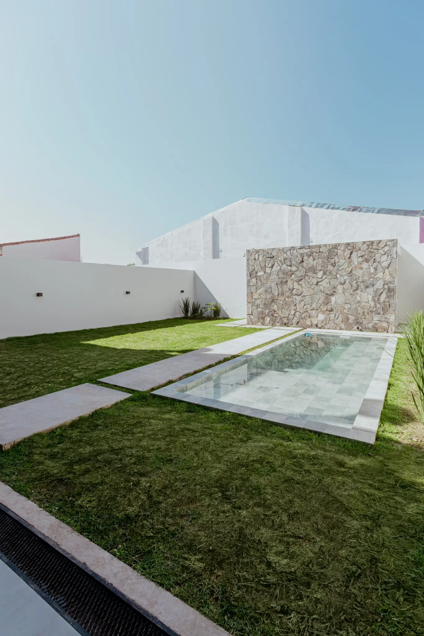 EN VENTA | CASA A ESTRENAR DE DISEÑO CONTEMPORÁNEO CON 4 DORMITORIOS EN SUITE - Photo 3