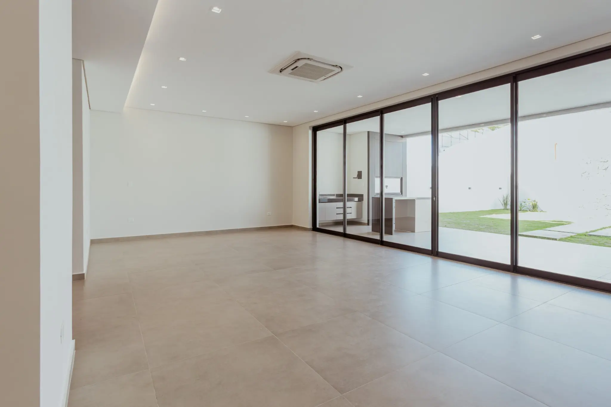 EN VENTA | CASA A ESTRENAR DE DISEÑO CONTEMPORÁNEO CON 4 DORMITORIOS EN SUITE - Photo 5