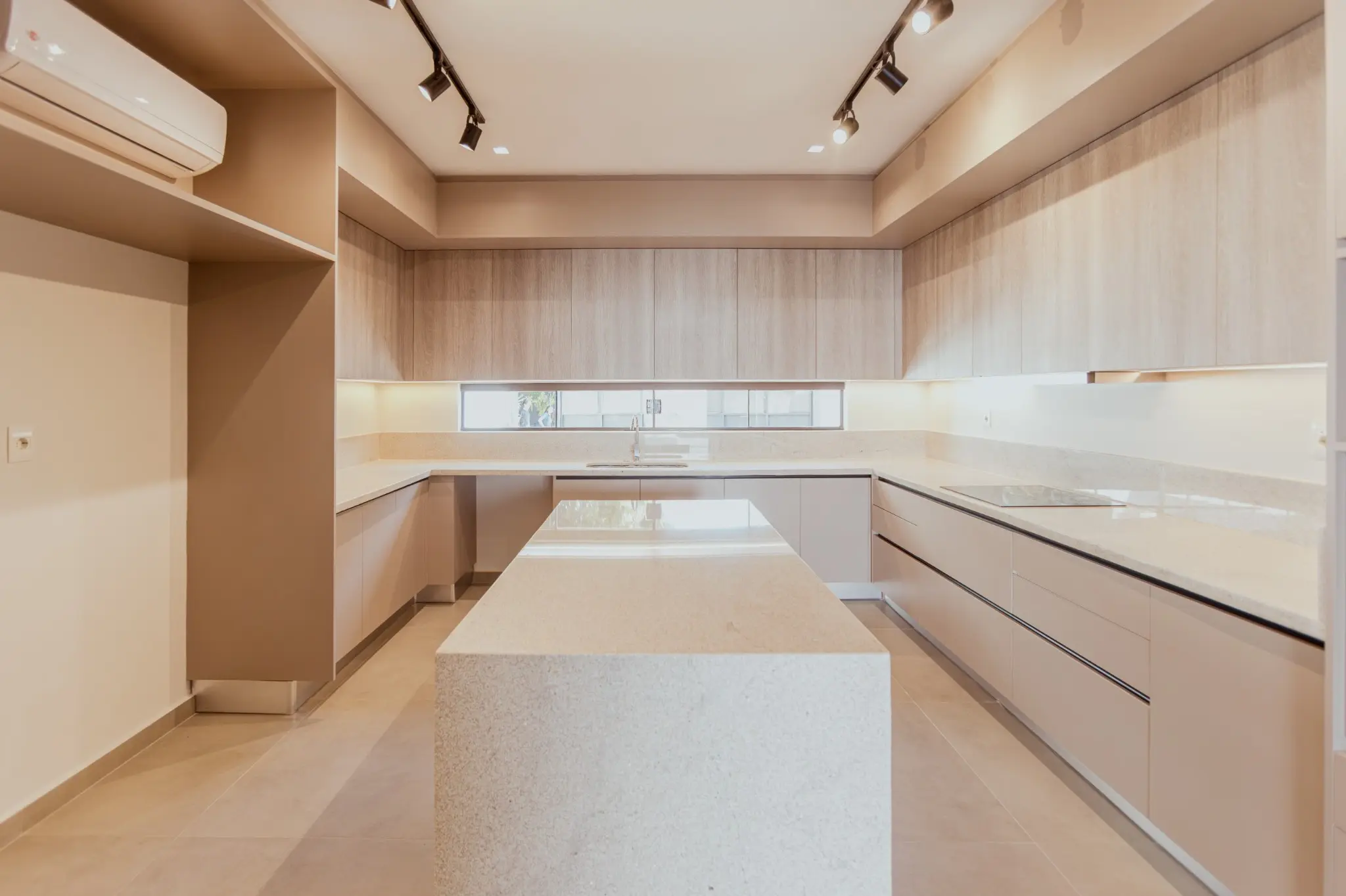 EN VENTA | CASA A ESTRENAR DE DISEÑO CONTEMPORÁNEO CON 4 DORMITORIOS EN SUITE - Photo 8
