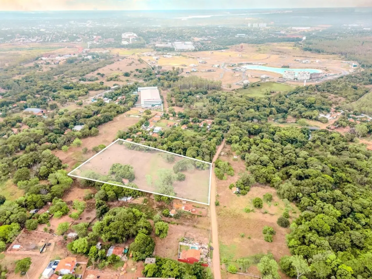 En venta 18.129 m2 de terreno - Zona Aqua Terra. Luque. - Photo 2