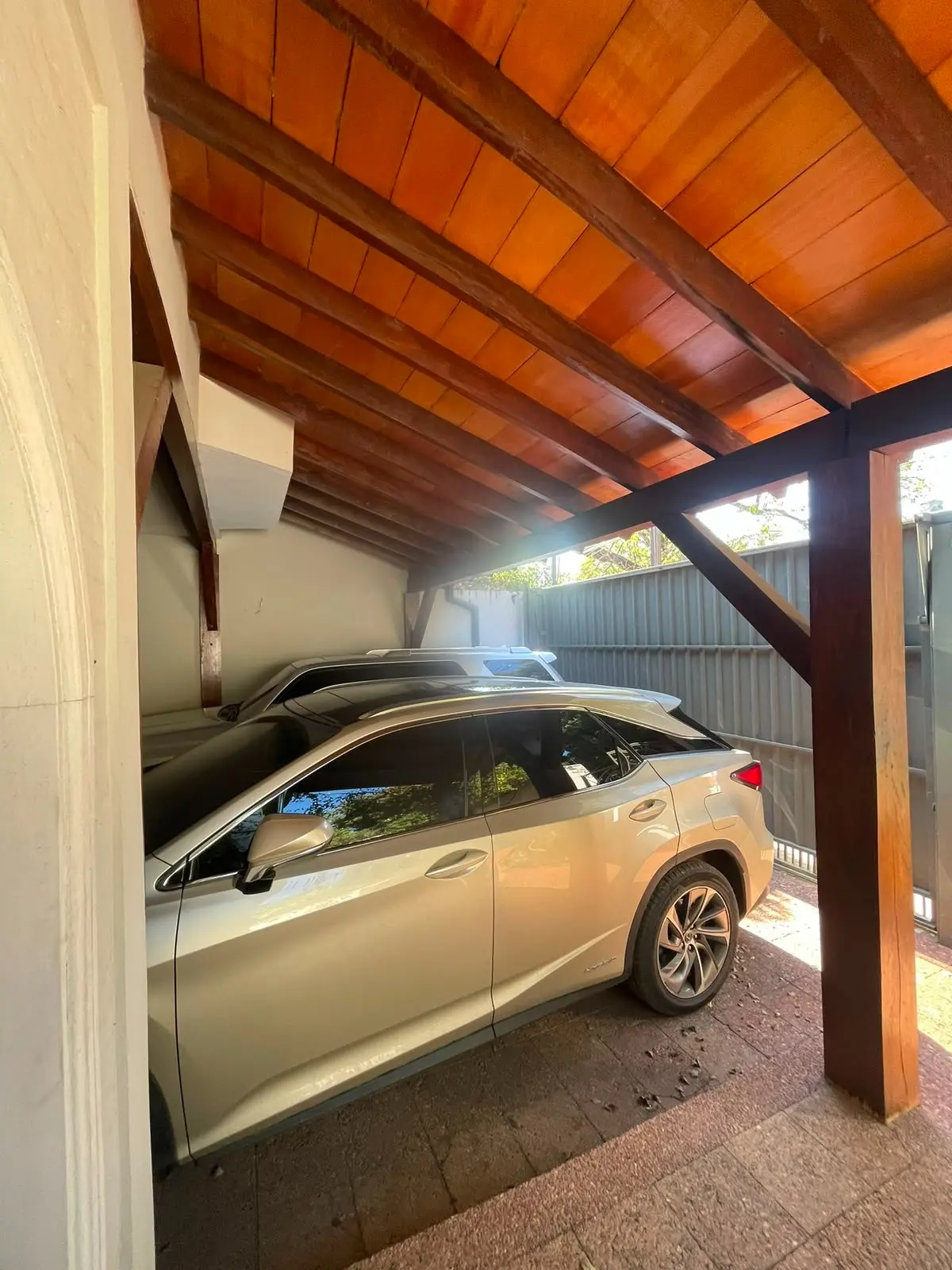 Residencia de Lujo Amueblada en Venta: 4 Dormitorios, Jardín Exuberante y Ubicación Privilegiada en el Exclusivo Barrio Las Lomas - Photo 11