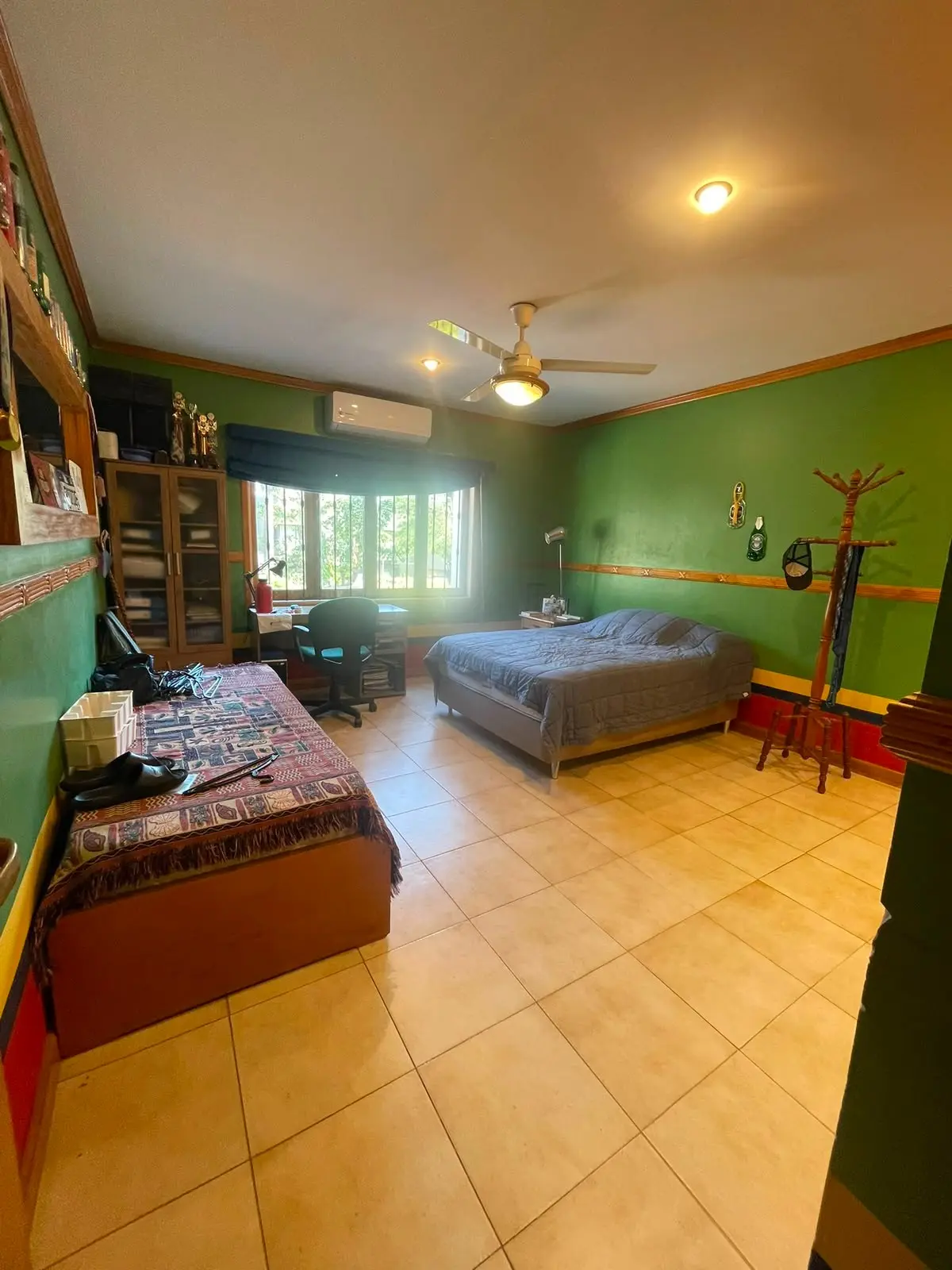Residencia de Lujo Amueblada en Venta: 4 Dormitorios, Jardín Exuberante y Ubicación Privilegiada en el Exclusivo Barrio Las Lomas - Photo 18