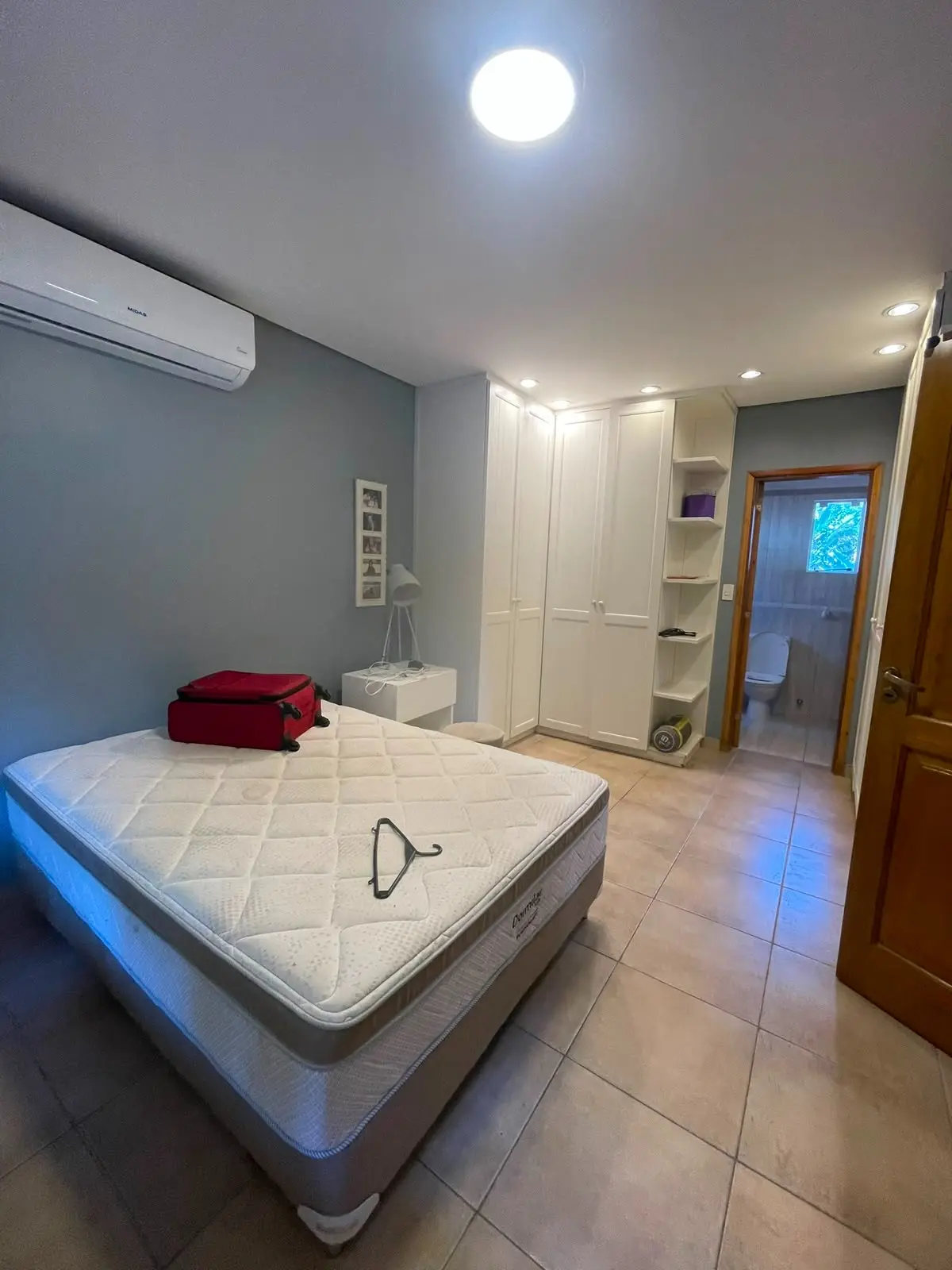 Residencia de Lujo Amueblada en Venta: 4 Dormitorios, Jardín Exuberante y Ubicación Privilegiada en el Exclusivo Barrio Las Lomas - Photo 20