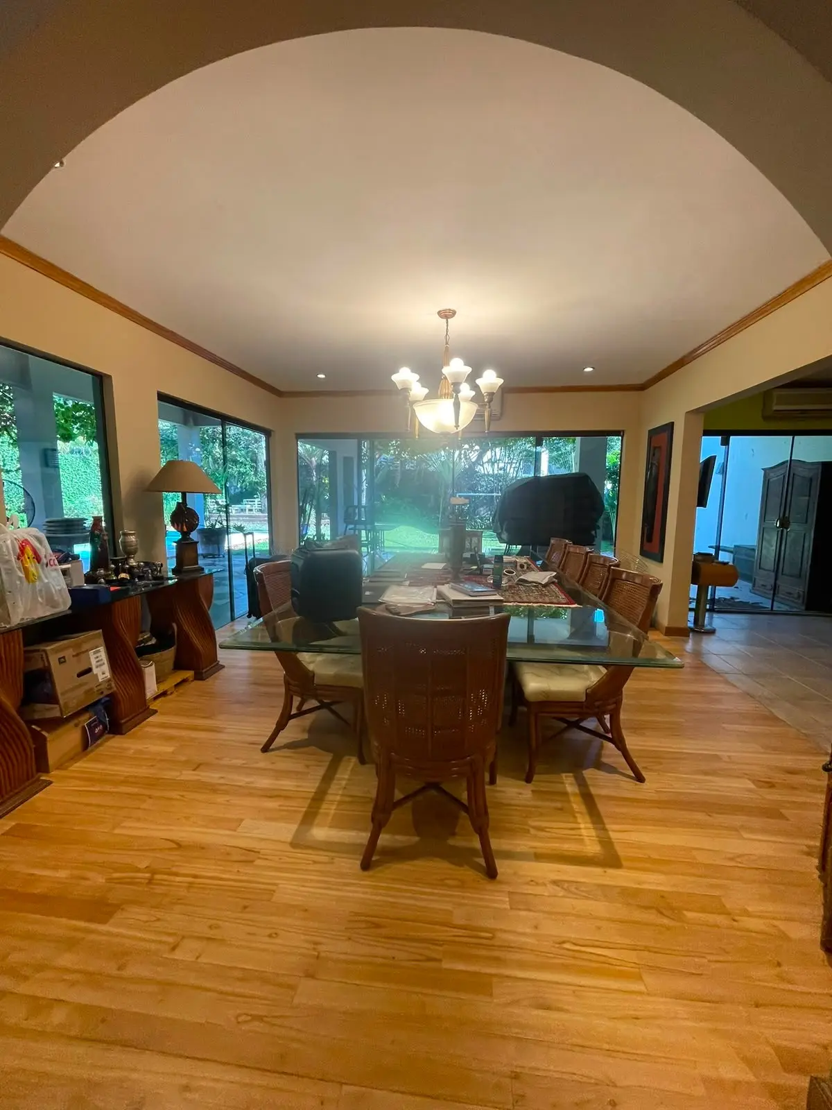 Residencia de Lujo Amueblada en Venta: 4 Dormitorios, Jardín Exuberante y Ubicación Privilegiada en el Exclusivo Barrio Las Lomas - Photo 7