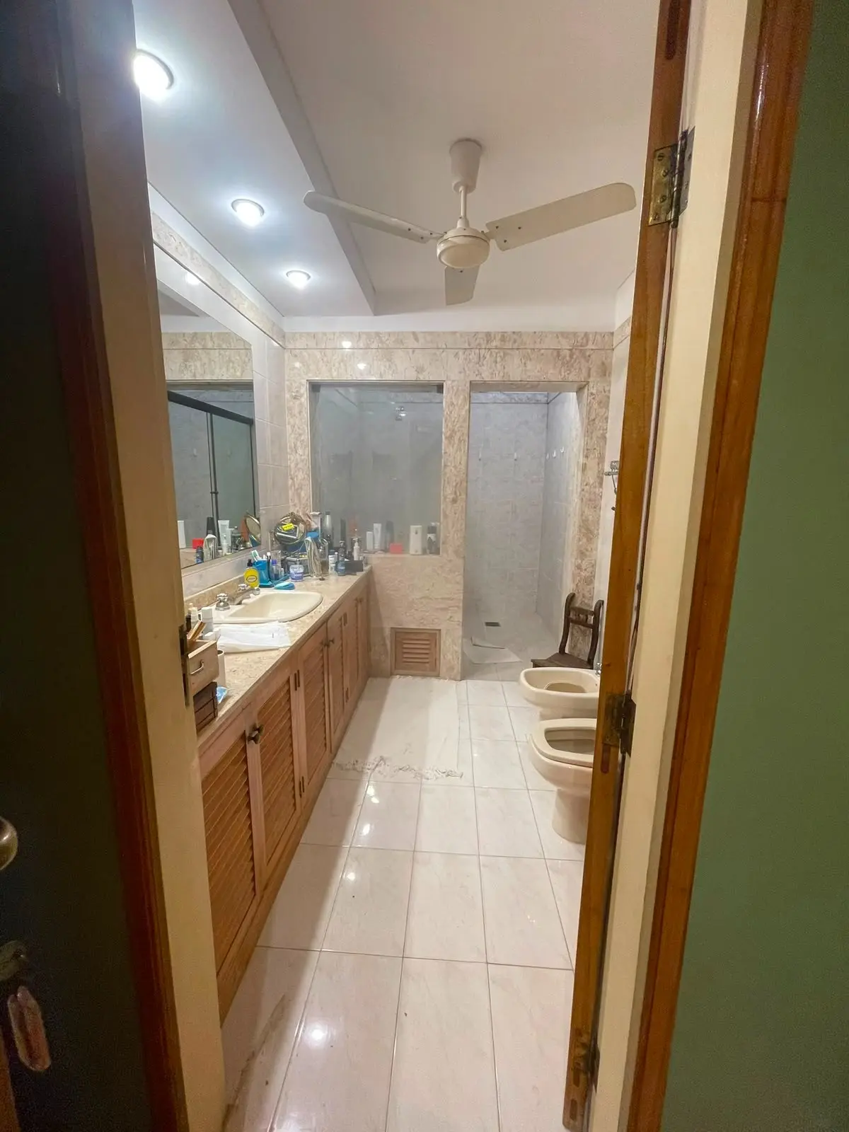 Residencia de Lujo Amueblada en Venta: 4 Dormitorios, Jardín Exuberante y Ubicación Privilegiada en el Exclusivo Barrio Las Lomas - Photo 10