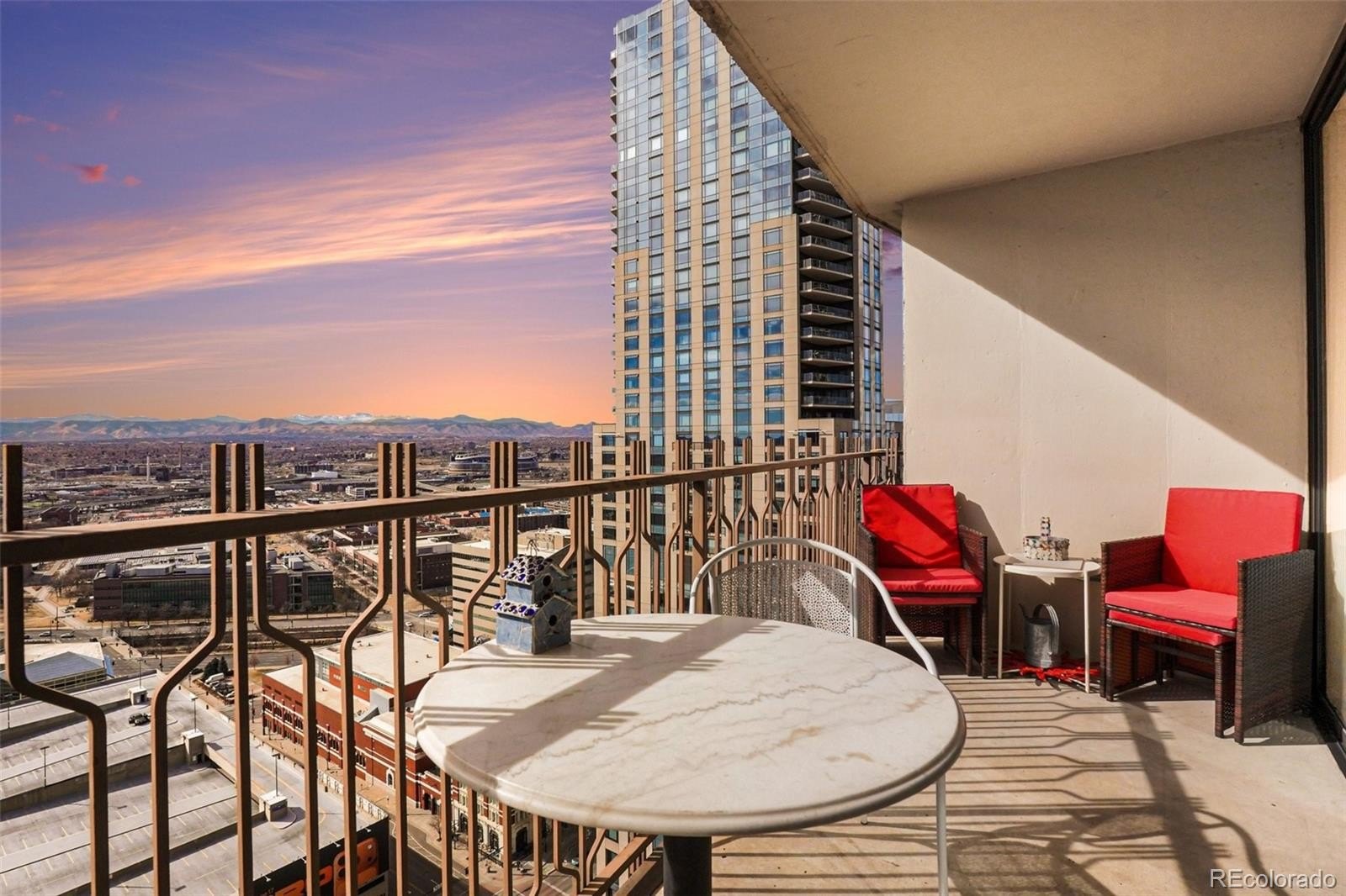 2 bed, 2 bath in Denver