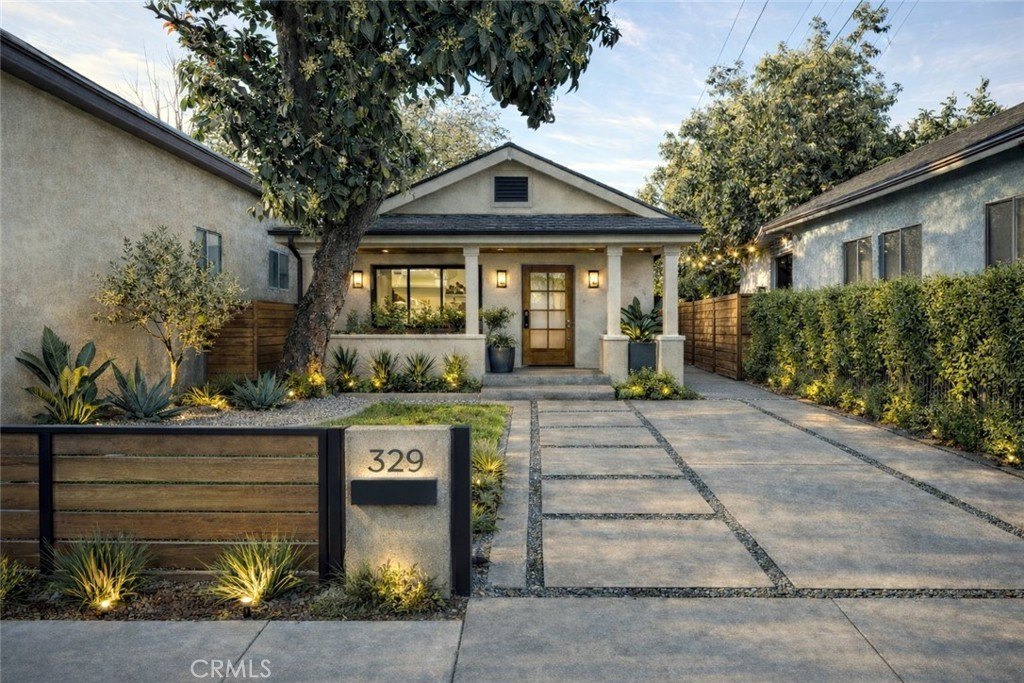2 bed, 1 bath in Los Angeles