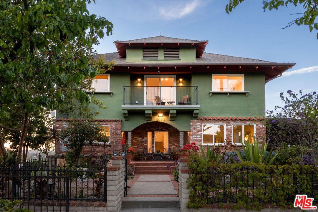 4 bed, 3 bath in Los Angeles