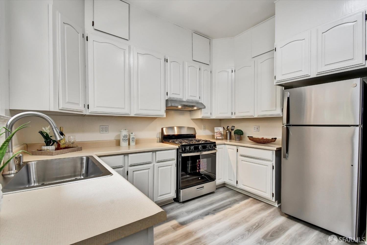 2 bed, 1 bath in San Francisco - Photo 2