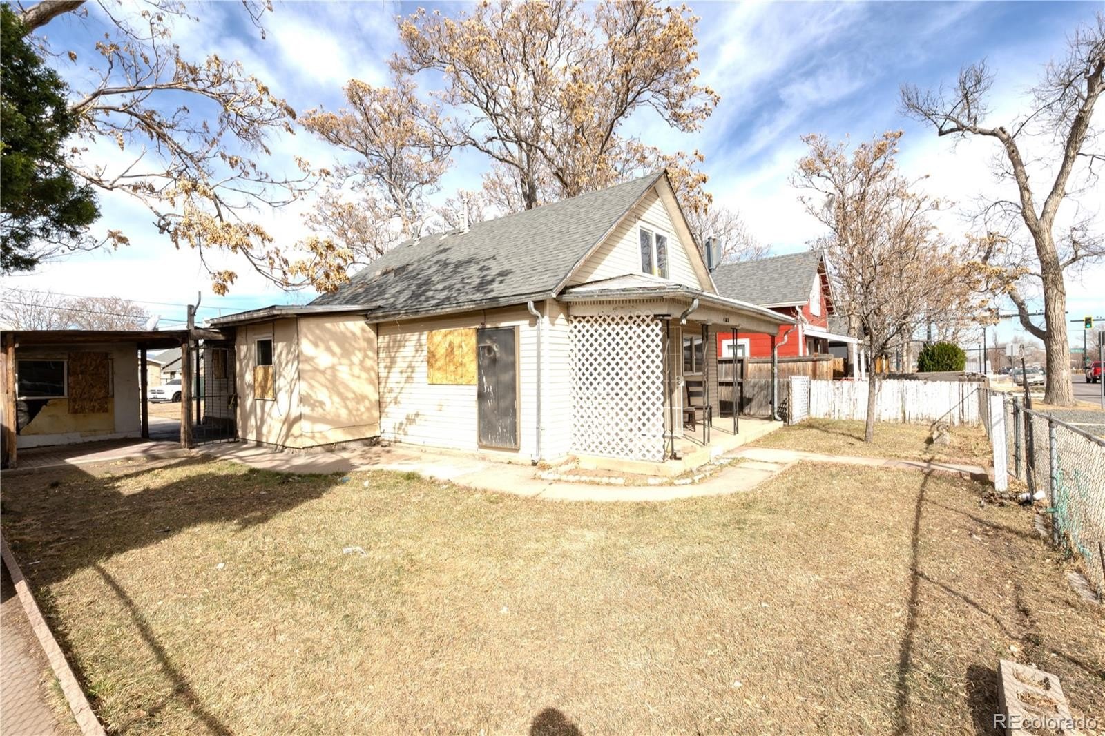 3 bed, 2 bath in Denver - Photo 2