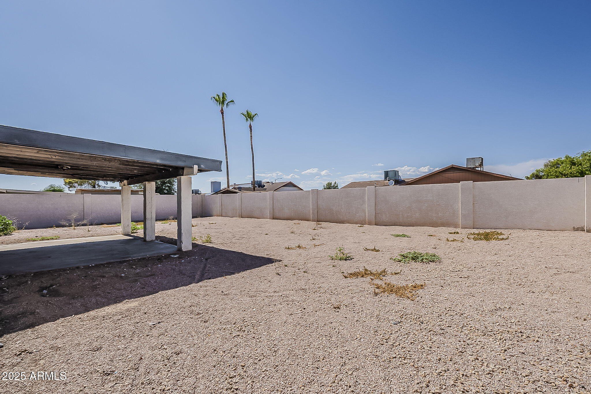 3 bed, 2 bath in Phoenix - Photo 2