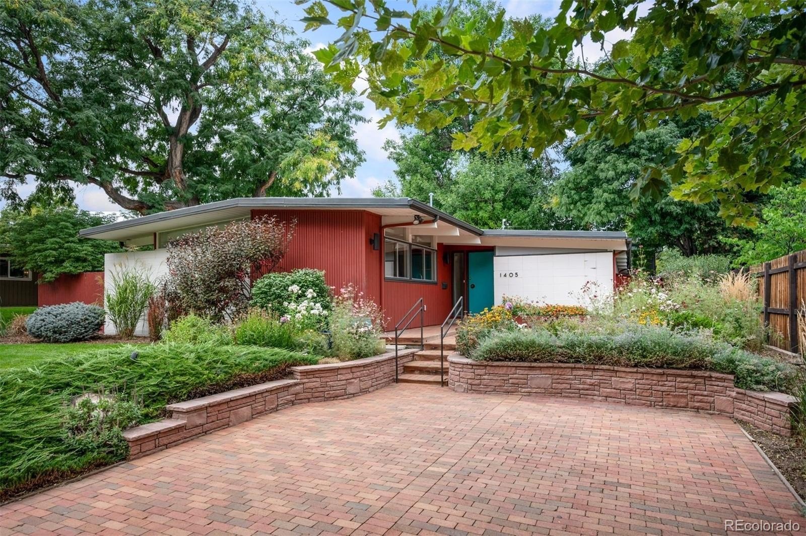 3 bed, 2 bath in Denver - Photo 2