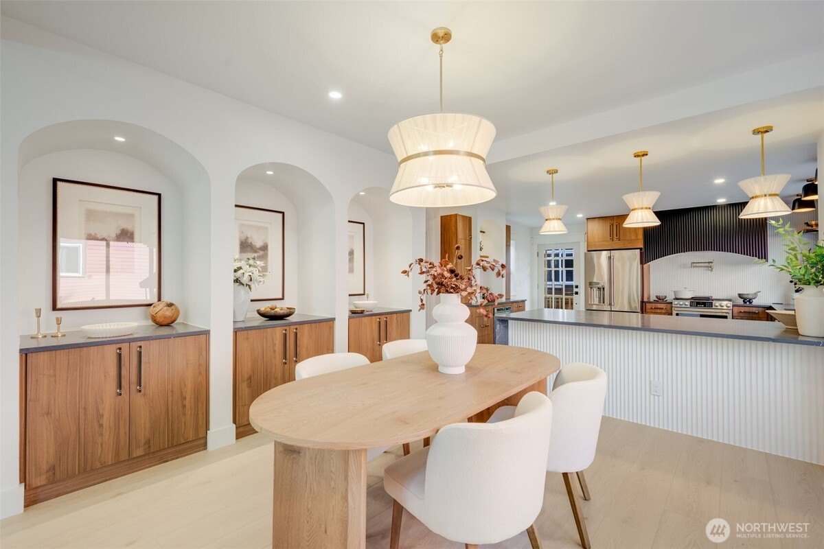 5 bed, 0 bath in Seattle