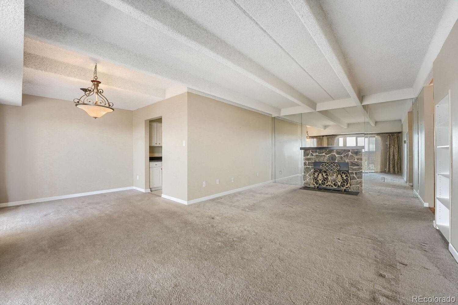 2 bed, 2 bath in Denver - Photo 2