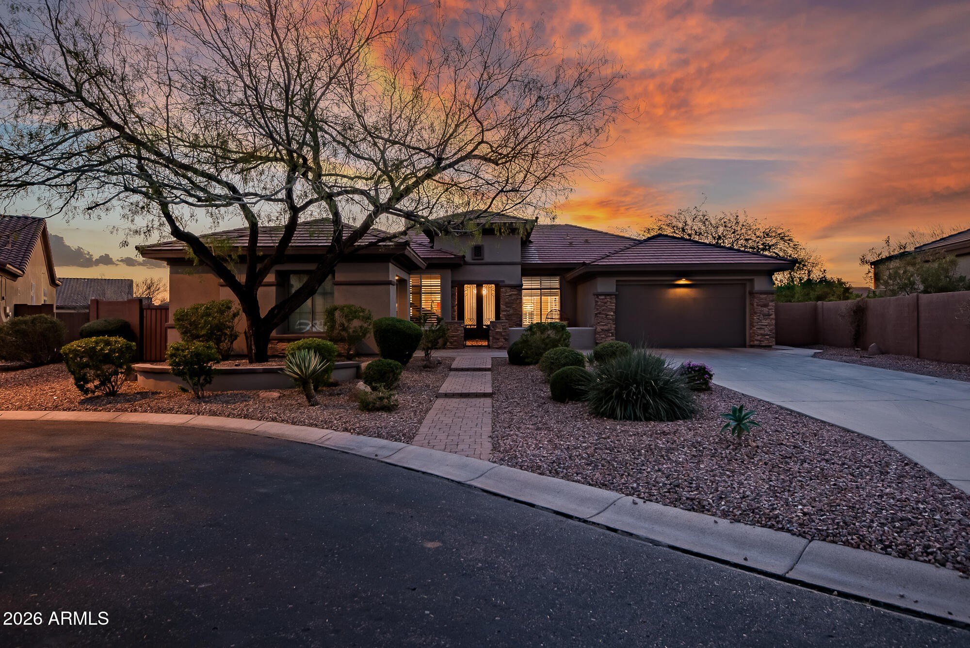4 bed, 3 bath in Phoenix - Photo 2