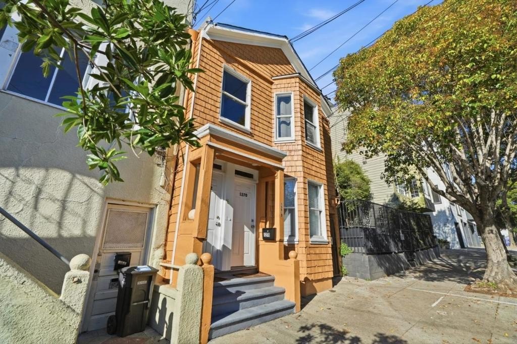 7 bed, 3 bath in San Francisco - Photo 2