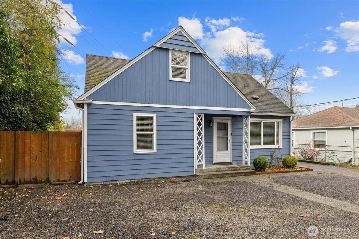 5 bed, 3 bath in Seattle