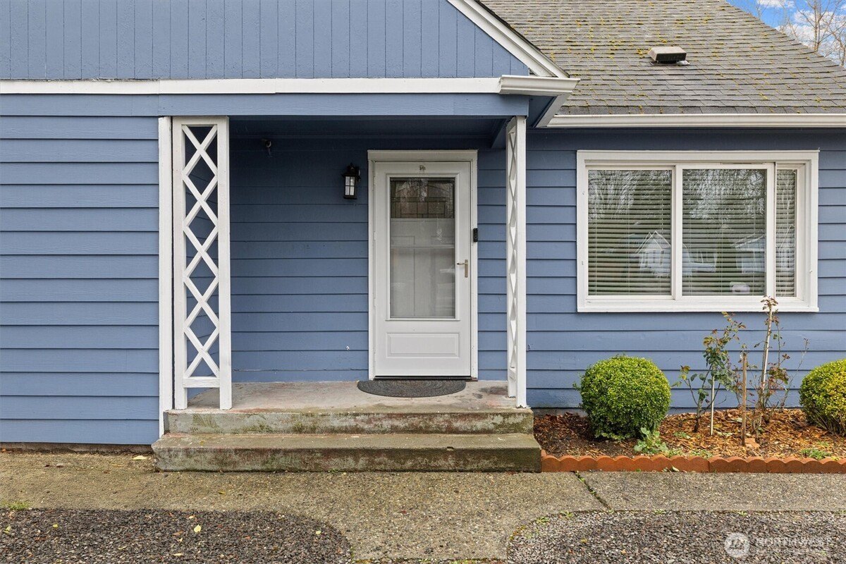 5 bed, 3 bath in Seattle - Photo 2