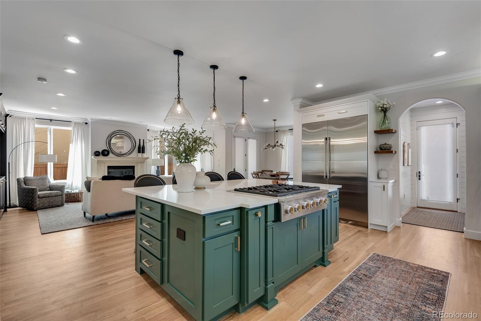 6 bed, 5 bath in Denver - Photo 2