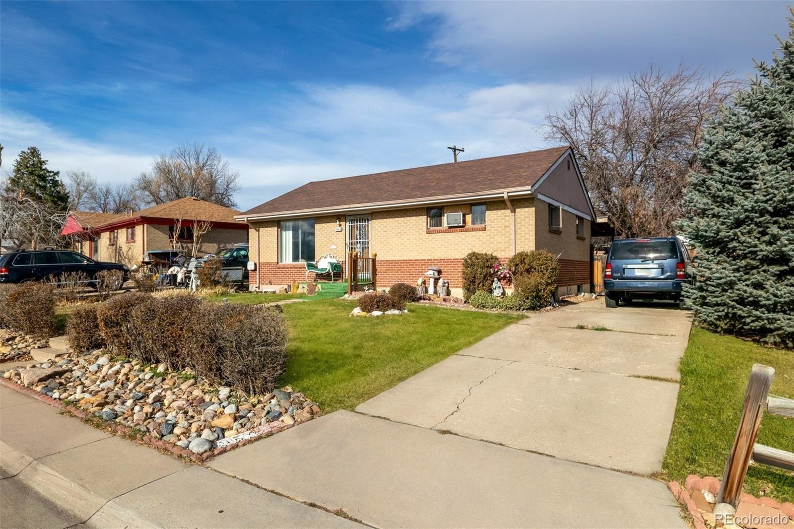3 bed, 2 bath in Denver - Photo 2