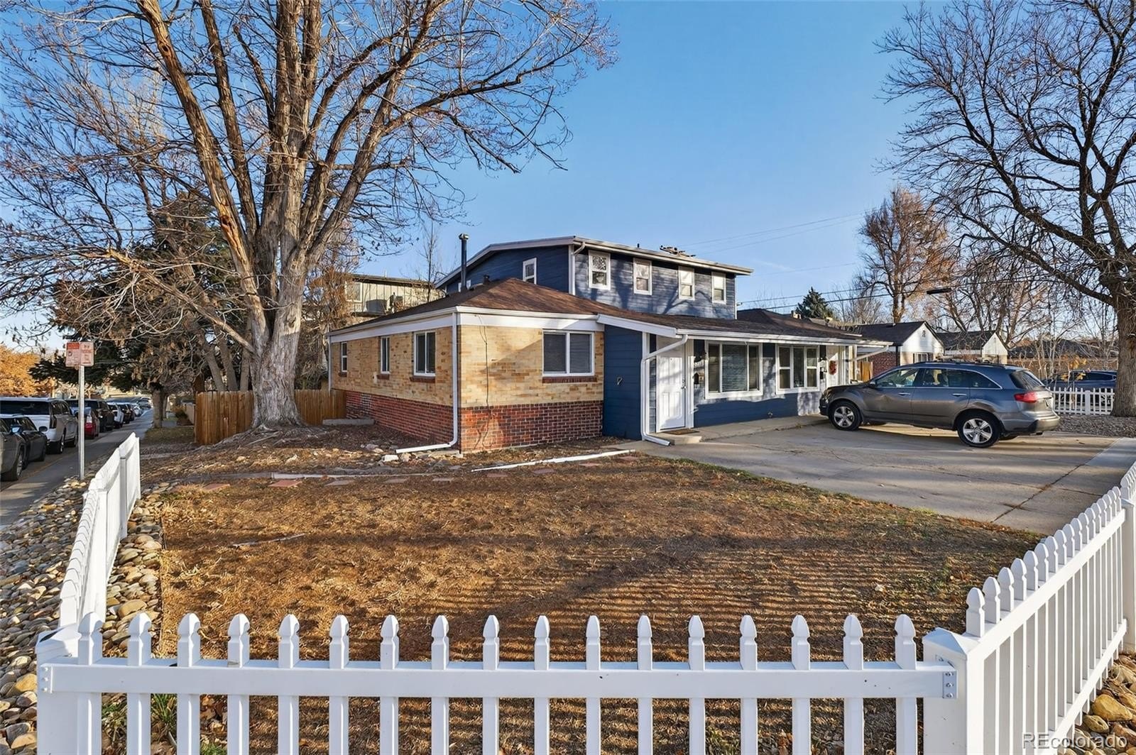 6 bed, 4 bath in Denver - Photo 2