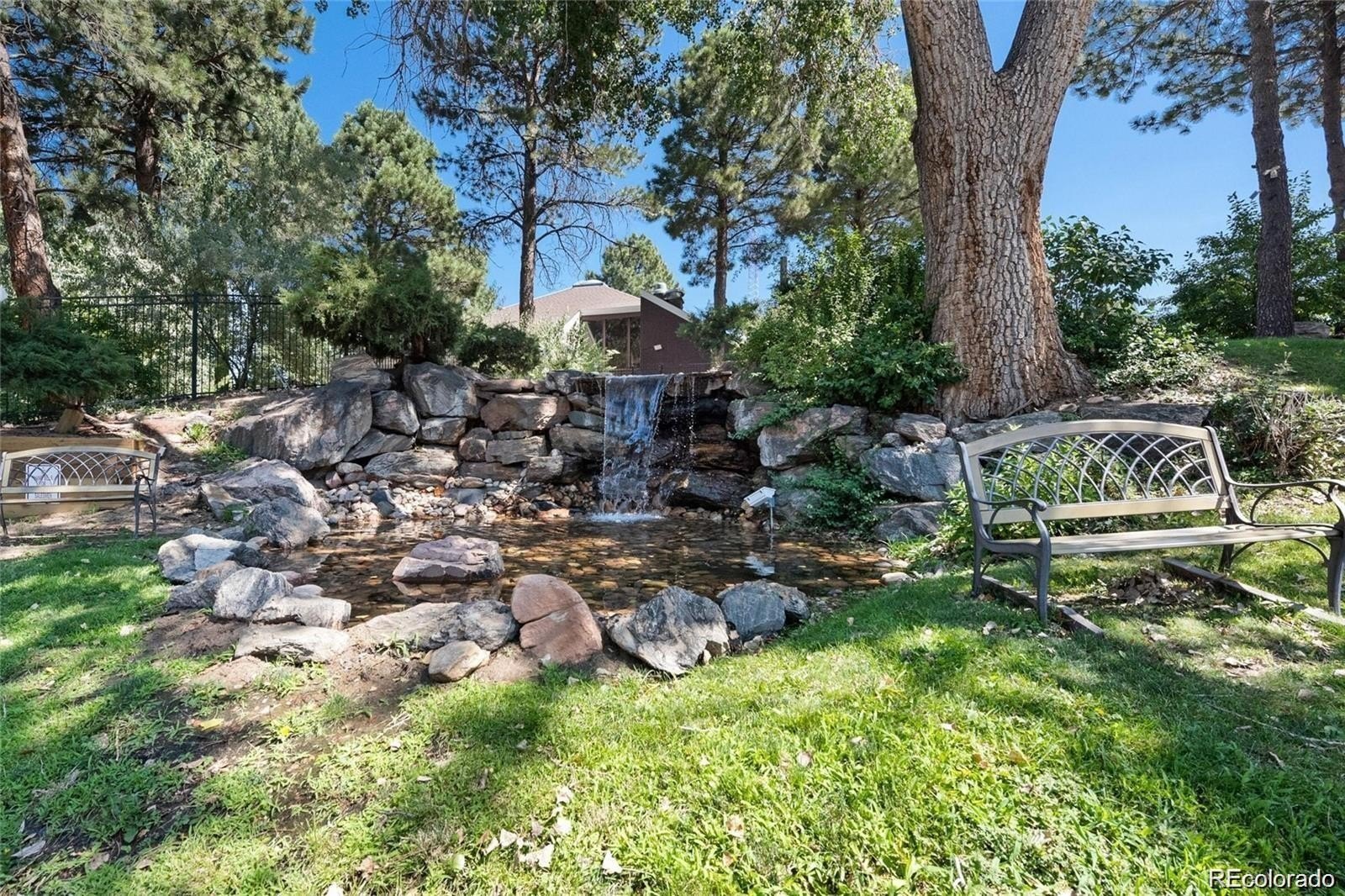 3 bed, 2 bath in Denver - Photo 2